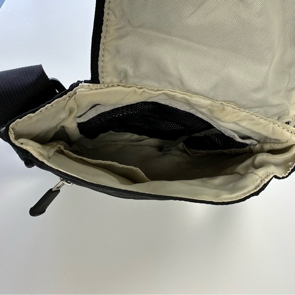 The North Face Crossbody Bag - Picture 4 of 4